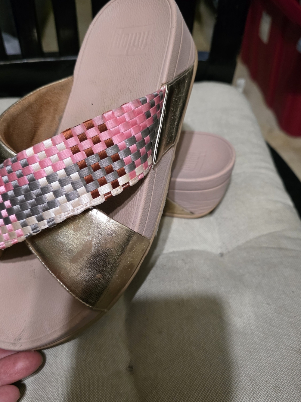 Fitflop Pink and Gold Woven Strap Slide Sandals Used Size 7 - Picture 9 of 10
